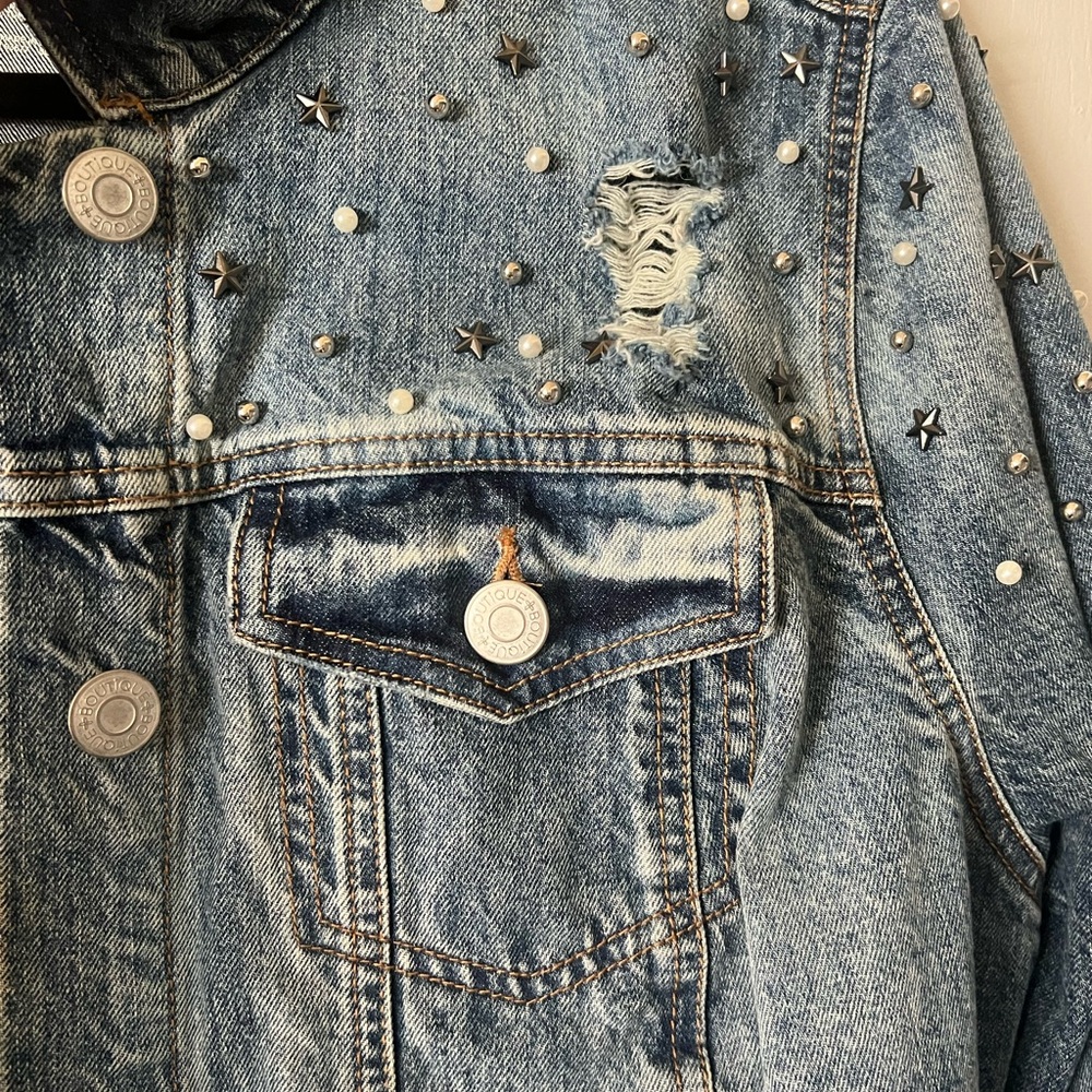 Gunmetal Star and Pearl Studded Denim Jacket 2x Boutique - Picture 5 of 16